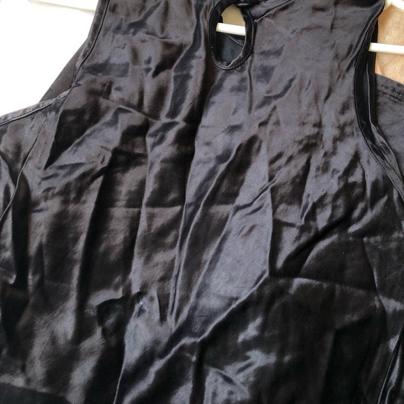 Black Dress - Picture 2 of 3